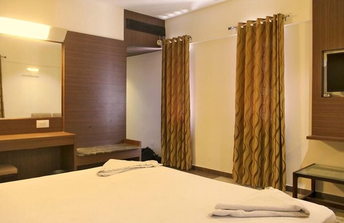 Madurai Main Casa | Calm Stay West Tower Of Meenakshi Amman Temple