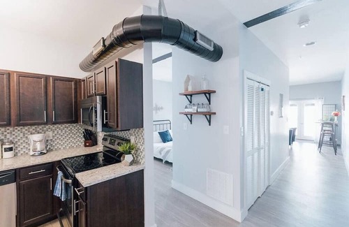 Johnson City Apartamento | Dreamy Loft Downtown Hosted by The Sanctuary Co.