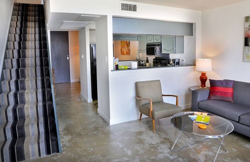 Downtown Austin Apartamento | The Littlefields by Lodgewell | 2-Story Loft | B4