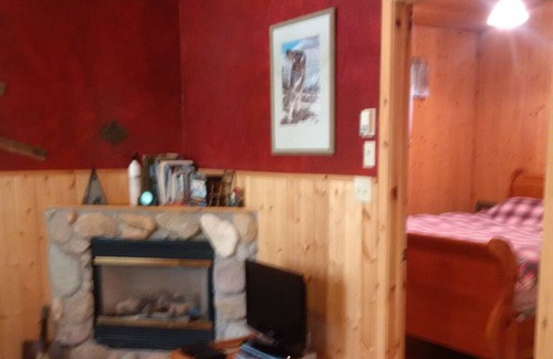 East Kootenay Cabina | Beautiful Cabin with private hot tub in quiet setting