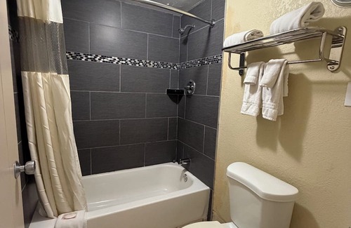 Derrick City Hotel | Kiteville Bradford