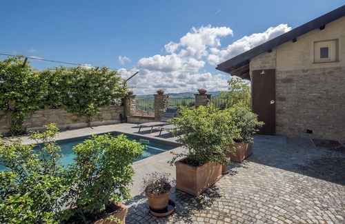 Monforte d'Alba Apartamento | Ca Fredo Apartment With Pool Monforte