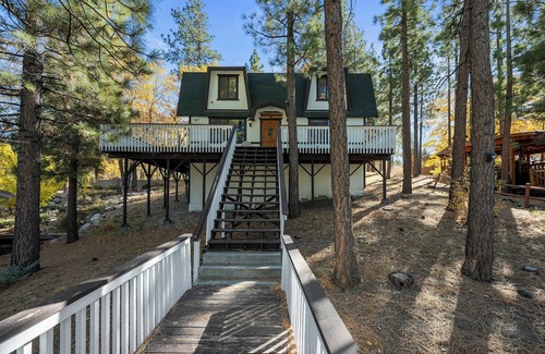 Fox Farm Casa | The Mountain Treehouse