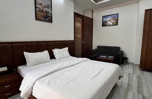 Uchiyarda Hotel | Hotel Raj Villas Palace