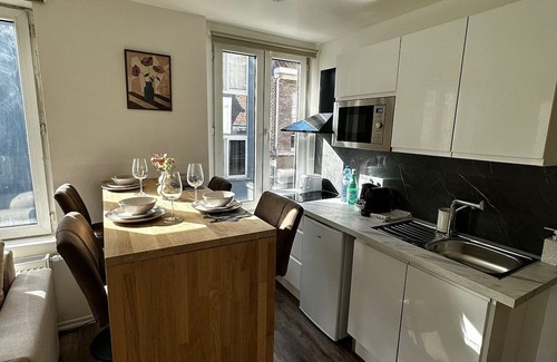 Patershol Apartamento | Modern 1BR plus LR Apt Near Gravensteen