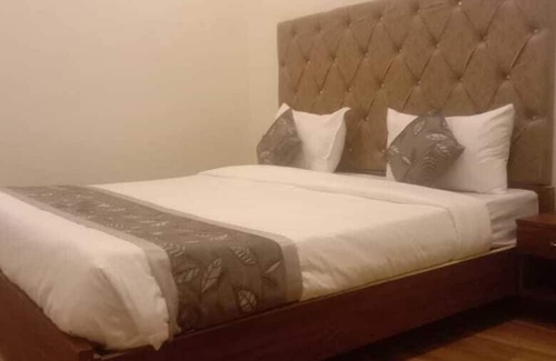 Dhanauli Hotel | Hotel C S Inn