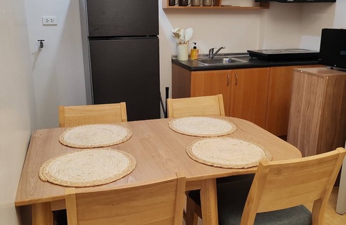 Cainta Condominio | Charming 2BR Condo in Cambridge With Wifi, Smart TV