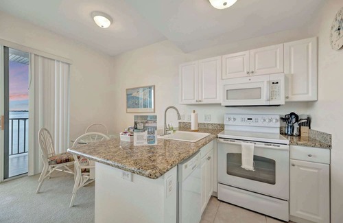 St. Petersburg - Clearwater Apartamento | Bayview Sunsets Gym HOT TUB Pool BBQ RUM Bar