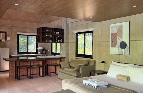 Maniuaya Island Hotel | Islas Moriones Beach Resort