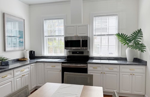 Dixon Park Apartamento | Classy 3-Story Downtown Apt