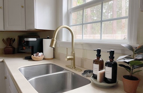 Whitemarsh Island Casa | Large Home Sleeps 10 By Beach & City