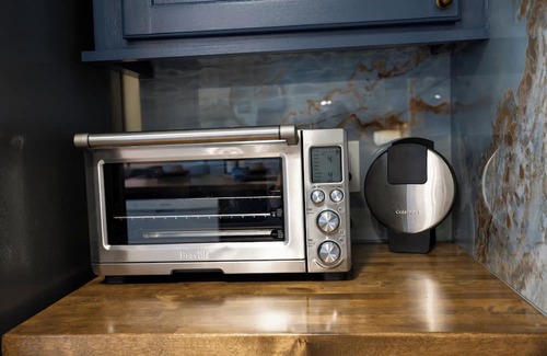 Whitemarsh Island Casa | New Meets Nostalgic- Cottage Sleeps 8