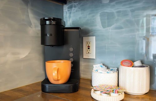 Whitemarsh Island Casa | New Meets Nostalgic- Cottage Sleeps 8