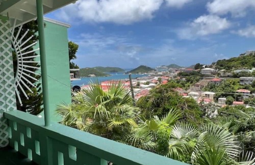 Estate Kings Quarter Hotel | The Green Iguana Hotel