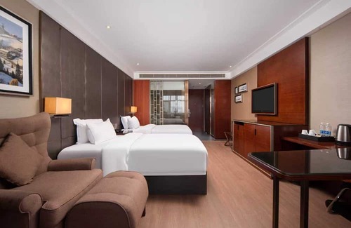 Optics Valley Hotel | ECHENG Wuhan Yangjiawan Metro Station