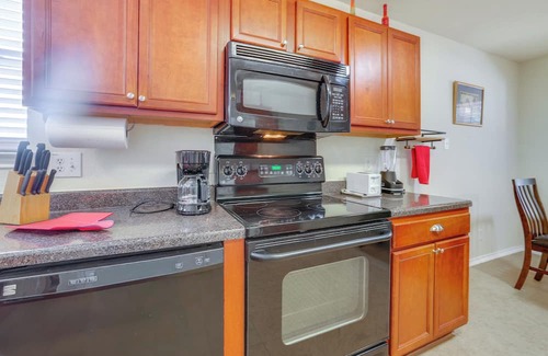 North San Antonio - SAT Cabaña | San Antonio Area Home w/Deck, 14 Mi to Dtwn!