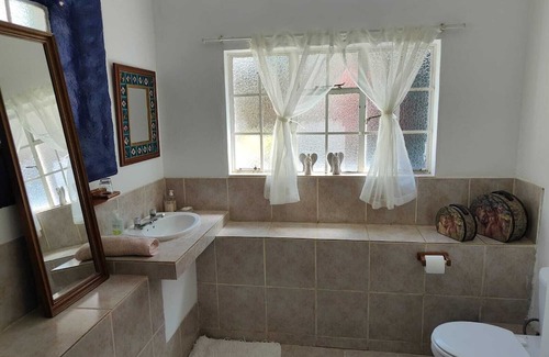 Mbabane Cama Y Desayuno | Garden of Eden Cottages and Guest House