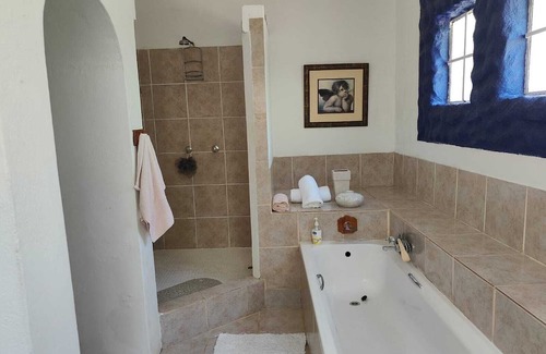 Mbabane Cama Y Desayuno | Garden of Eden Cottages and Guest House