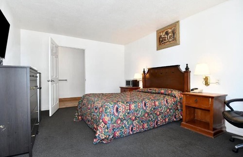 Overlook Hotel | Budget Motel