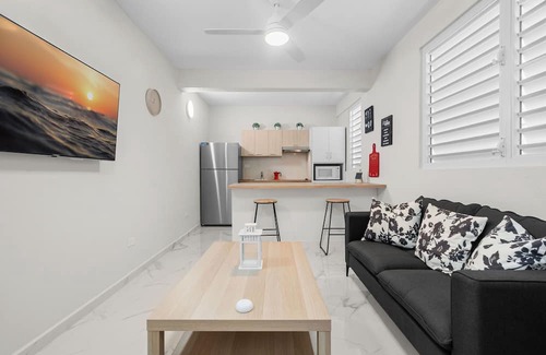 Manati Apartamento | Modern 2 BR Apt Great Location Smart TV AC