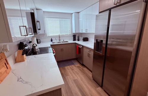 South Redondo Apartamento | Oneluxstay 3BR Home Near the Beach
