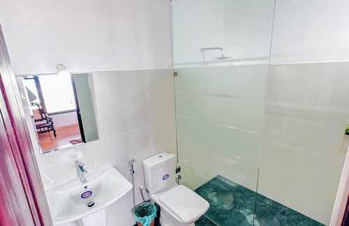 Thiranagama Hotel | Drifters hotel
