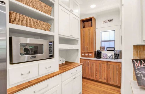 Gruene Casa | Life is Gruene-riverfront Luxury-1mi To Gruenehall