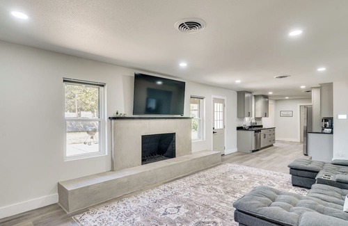 Midland Cabaña | Backyard & Game Room! Home in Heart of Midland
