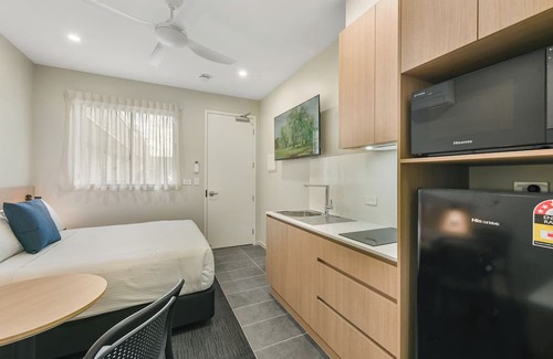 Wilsonton Hotel | Avenue West Studio Units