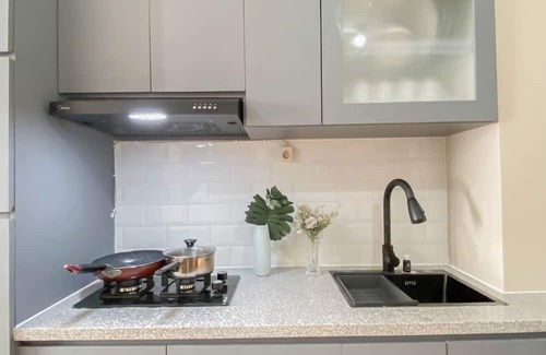 Kedungmanggu Apartamento | Soft Grey 1Br At Royal Sentul Park Apartment