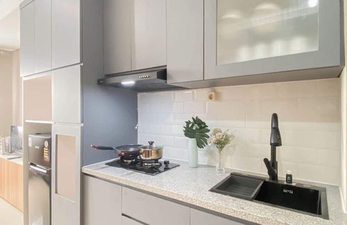 Kedungmanggu Apartamento | Soft Grey 1Br At Royal Sentul Park Apartment