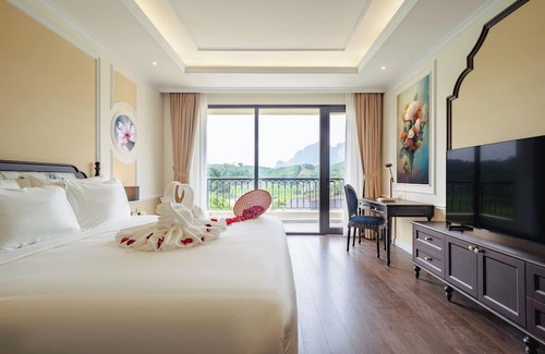 Kim Boi Hotel | Venusgiti Hot Spring Resort & Spa