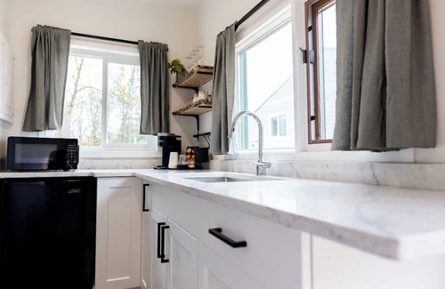 Onanole Hotel | Smokey Hollow Motel & Resort