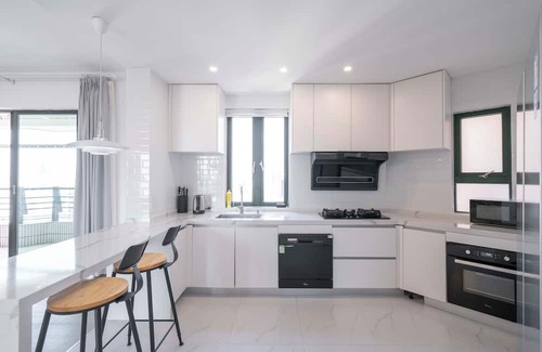 Xujiahui Cama Y Desayuno | Tyms Elegant 4BR 2BA Apt Xujiahui Malls