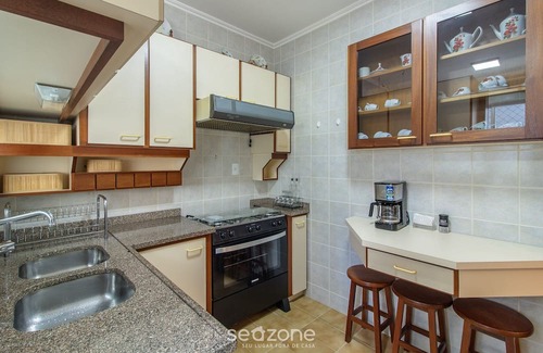 Centro Apartamento | 3BR Apt w/Balcony 100m From Beach Evz0601