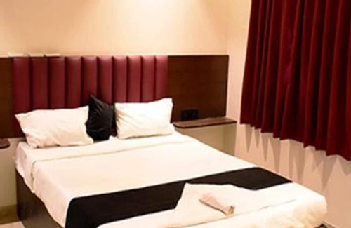 Hadapsar Hotel | Fabhotel Lotus Executive