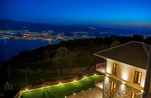 Ligiades Apartamento | Arktos Hotel Cozy Triple Room With Scenic Views