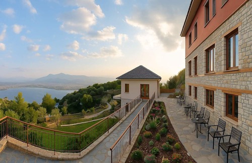 Ligiades Apartamento | Arktos Hotel Junior Suite With Stunning Views