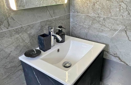 Costa de Caparica Apartamento | Sunset View KING Bedroom