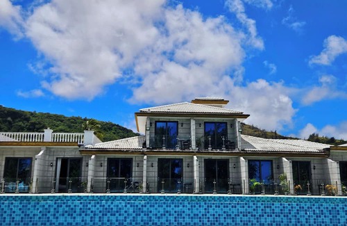 San Roque Apartamento | The Waterfront Oasis
