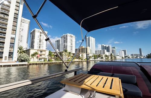 Sausalito Alquiler De Eote | Charming house boat with 2 bedrooms and WiFi, AC in brilliant Sausalito