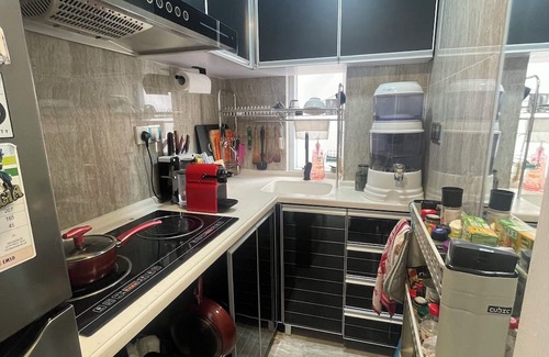 Yau Tsim Mong Casa | Charming 2-bedroom building in welcoming Kowloon with sunset view balcony
