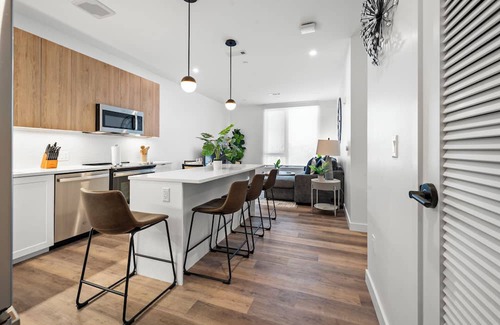 Central-Maverick Square - Paris Street Apartamento | Luxury 2BR Next to the Airport 1598