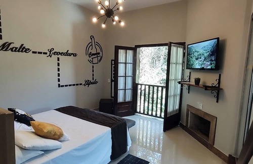 Penedo Casa | Pousada Valle dos Pássaros