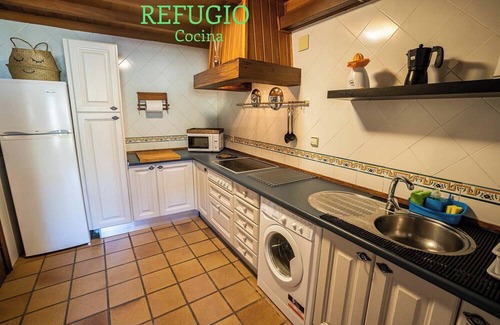 Cuacos de Yuste Cabaña | Rural house * Paraje de Yuste. Ideal for families and groups, pets allowed