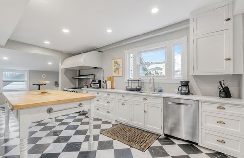 Ocean Grove Casa | Spacious home for family/friends, steps from beach