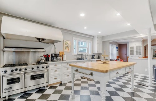 Ocean Grove Casa | Spacious home for family/friends, steps from beach