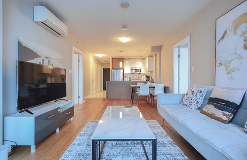 Richmond City Centre Apartamento | 2BDR & 2Bath | AC | Free WiFi & Parking @ Oval Park