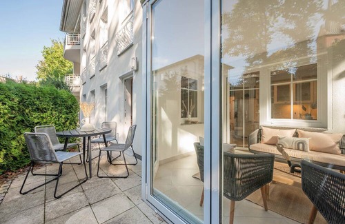 Zinnowitz Apartamento | Quartier am Kirchberg - 02 - quiet residential complex with conservatory and fireplace
