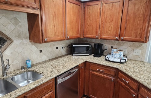 Roanoke Casa | Charming 3-bedroom, 2 bathroom house in downtown Roanoke.